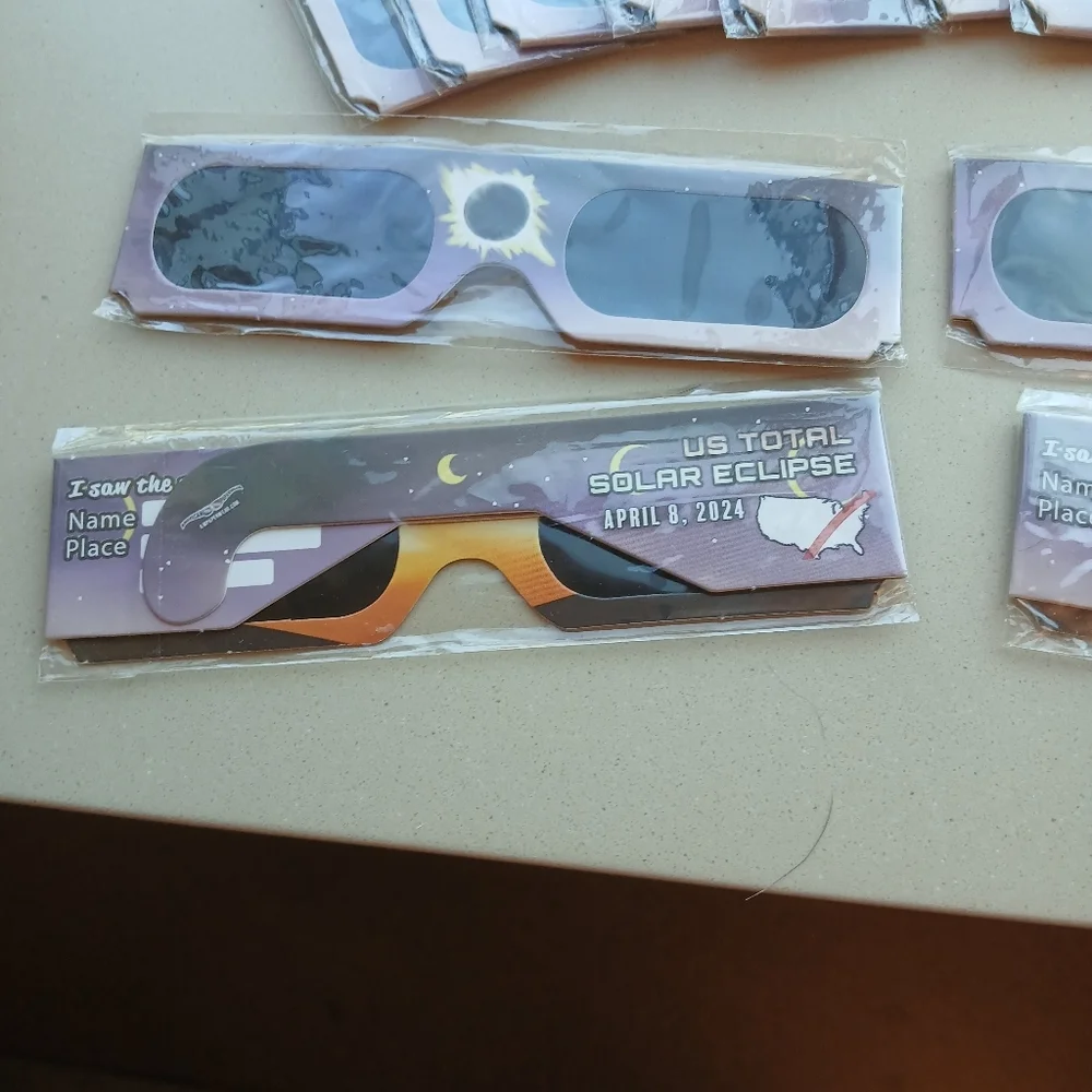 Solar Eclipse Viewing Glasses.  15 Pairs - Picture 2 of 8